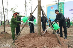 16,000 New Police Recruits Begin Intensive Training with Vietnam's Mobile Police Command - image 7