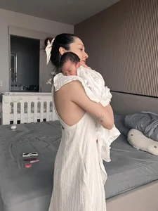 Bao Anh Shares Newborn Photos as Vietnamese Stars Celebrate the April 30 Holiday - image 3