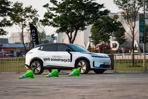 Lynk & Co Hybrid EM-P Technology: Challenging Perceptions in the Vietnamese Automotive Market - image 1