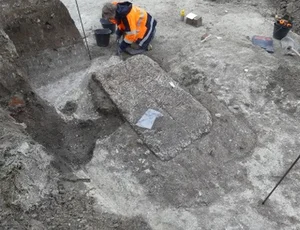 Archaeological Discovery: Experts Uncover Startling Secrets Inside an Ancient Coffin - image 3