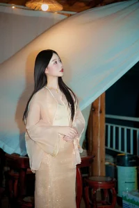 YiTuYu Art Language Vol.9671: Elegant 19-Photo Set Featuring Wu Yue - image 13
