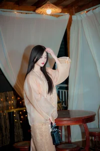 YiTuYu Art Language Vol.9671: Elegant 19-Photo Set Featuring Wu Yue - image 1
