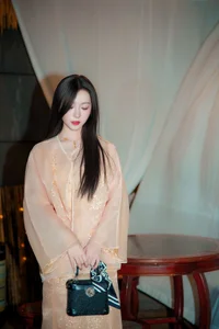 YiTuYu Art Language Vol.9671: Elegant 19-Photo Set Featuring Wu Yue - image 3