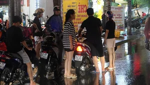 Rain or Shine: Ho Chi Minh City's Vibrant Weekend Spirit - image 16
