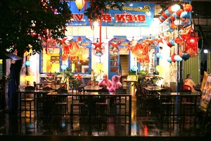 Rain or Shine: Ho Chi Minh City's Vibrant Weekend Spirit - image 2