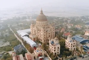 Inside the Gilded Luxury of Ninh Binh’s Massive 10,000m2 Private Castle - image 2