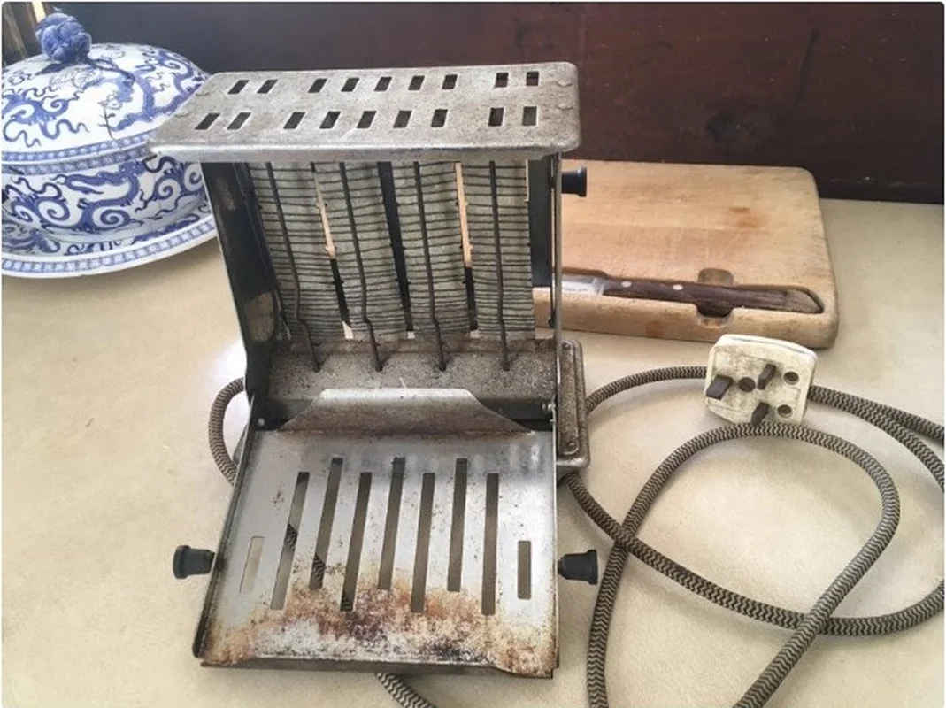 Timeless Engineering: 8 Ancient Tech Inventions That Still Work Today