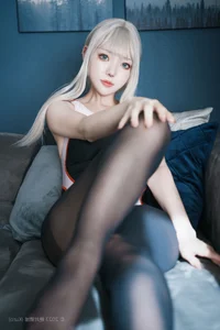 Sleek Silhouettes: The Minimalist Art of Kuro's Athletic Cosplay Aesthetic - image 8