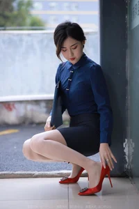 Professional Elegance: Xiao Bao Portrays the Modern Urban Office Lady Style - image 9
