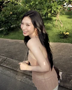 Khong Tu Quynh: The Ageless Beauty of Vietnam's Pop Icon at 33 - image 5