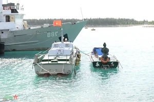 The Economic Vitality of Truong Sa: Ship Locks and Logistics Centers Supporting Fishermen at Sea - image 1