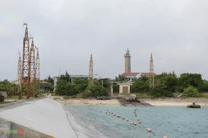 The Economic Vitality of Truong Sa: Ship Locks and Logistics Centers Supporting Fishermen at Sea - image 7
