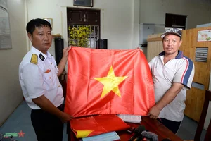 The Economic Vitality of Truong Sa: Ship Locks and Logistics Centers Supporting Fishermen at Sea - image 4