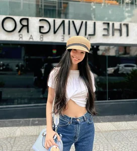Hien Thuc Age-Defying Beauty Secrets: A Stunning Figure at 42 - image 1