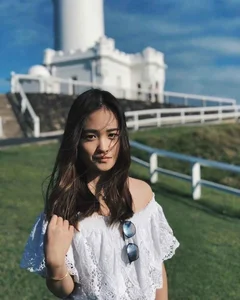 Meet Nuanwan Phanchet: The Stunning Daughter of Thai Football Billionaire Madam Pang - image 2