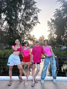 Vbiz Celebrity Moms Reunion: Diệp Lâm Anh and Đàm Thu Trang Celebrate 14 Years of Friendship on Glamorous Vacation - image 6