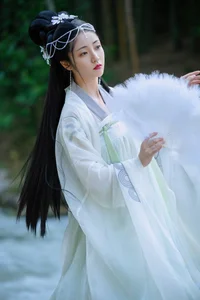 Yituyu Dreamy Portrait Photography Captures Soft Aesthetic and Warmth - image 5