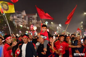 Viet Tri Erupts in Celebration: Fans Rejoice as Vietnam National Team Triumphs Over Thailand - image 0