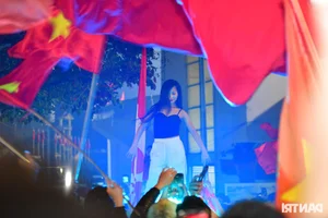 Viet Tri Erupts in Celebration: Fans Rejoice as Vietnam National Team Triumphs Over Thailand - image 2