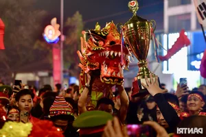 Viet Tri Erupts in Celebration: Fans Rejoice as Vietnam National Team Triumphs Over Thailand - image 1