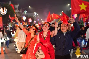 Viet Tri Erupts in Celebration: Fans Rejoice as Vietnam National Team Triumphs Over Thailand - image 6