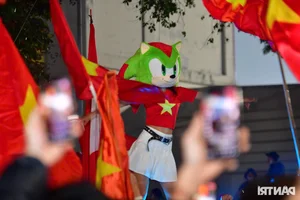 Viet Tri Erupts in Celebration: Fans Rejoice as Vietnam National Team Triumphs Over Thailand - image 5