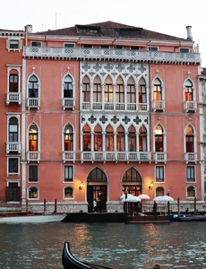 Anya Taylor-Joy’s Star-Studded Wedding in Venice: A Gothic Fairytale Celebration - image 9