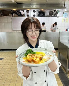 Meet the Beautiful TikTok Chef Winning Hearts Worldwide - image 0