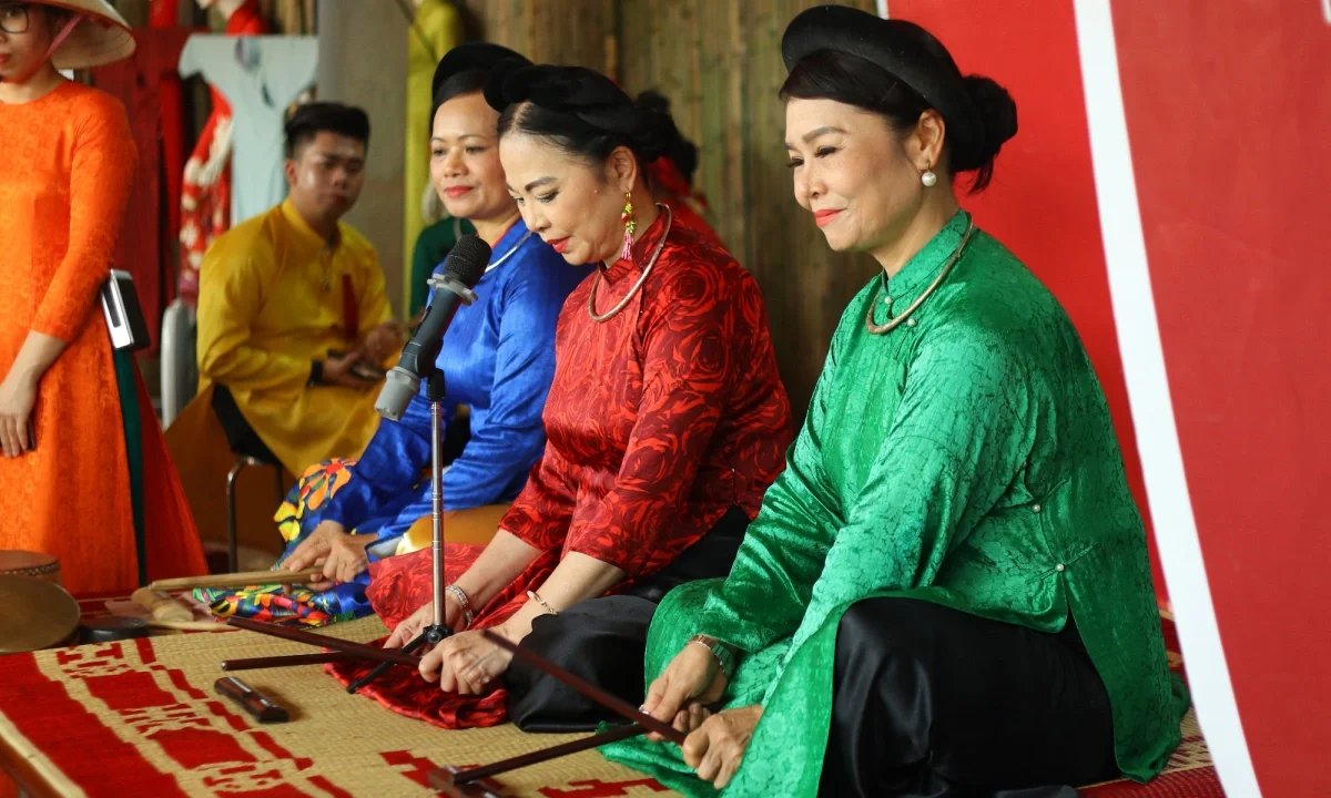 A Journey Through Time: Discovering the South Thang Long Heritage Road