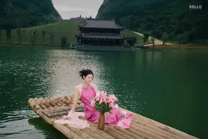 Traditional Vietnamese Beauty A Muse by the Ancient Lake Serene Charm - image 9