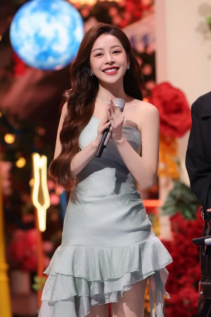 Chi Pu's Versatile Fashion Showcase During Her High-Profile China Tour