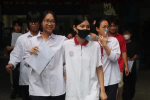 Vietnam High School Graduation Exam: Literature Section Surprises Students - image 1
