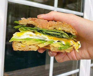 Tang Thanh Ha's Secret to Eating Bread Without Gaining Weight - image 2
