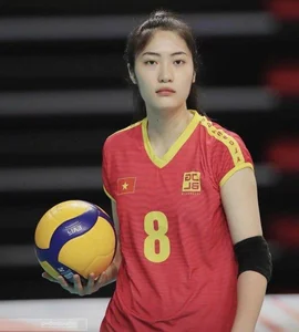 Volleyball Beauty Flaunts Stunning Figure Outside Her Luxurious Mansion - image 2
