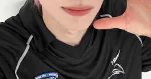 5th-Gen K-Pop Idol Goes Viral After Fans Discover His Strikingly Handsome Parents - image 1