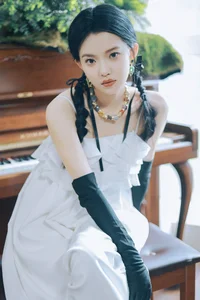 Lu Lu's Stunning Portrait Collection - YiTuYu Art Language Vol.7567 - image 0