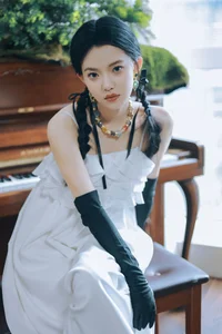 Lu Lu's Stunning Portrait Collection - YiTuYu Art Language Vol.7567 - image 3