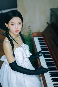 Lu Lu's Stunning Portrait Collection - YiTuYu Art Language Vol.7567 - image 9