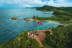 Top 5 Breathtaking Beaches in Northern Vietnam for Your Summer 2025 Getaway - image 2
