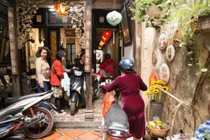 Khám phá nét văn hóa ẩm thực độc đáo trong những con ngõ nhỏ phố cổ Hà Nội - image 2