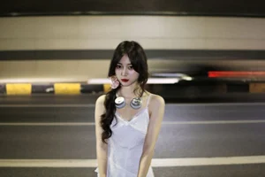 YiTuYu Art Language Vol.10166: Featuring the Elegant Xue Xue 2233 Photo Collection - image 8