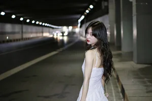 YiTuYu Art Language Vol.10166: Featuring the Elegant Xue Xue 2233 Photo Collection - image 9