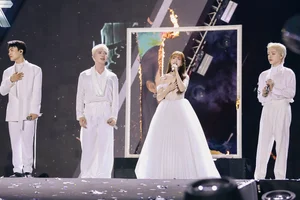 Anh Trai Say Hi Stars Draw Massive Crowds in Spectacular Live Concert Event - image 4