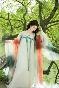 Xi Gua's Graceful Hanfu Elegance | YiTuYu Vol.8558 Collection - image 3