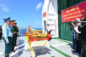 General Staff Delegation Inspects Truong Sa Island District - image 3