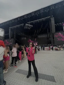 Vietnamese Runner-Up Phuong Nga Spotted as Ultimate Fan at Jisoo Fan Meeting - image 2