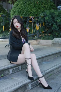 Exclusive IESS Jia Ye April Special Edition: Professional Leg Model Hosiery Showcase - image 12