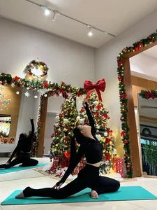 Wife of Footballer Ho Tan Tai Flaunts Stunning Post-Pregnancy Figure - image 1