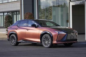 Lexus Discontinues the UX 300e: The End of an Era for the Brand's First EV - image 3