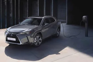 Lexus Discontinues the UX 300e: The End of an Era for the Brand's First EV - image 1